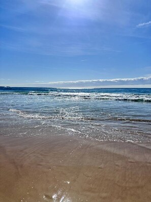 Beach - Ocean Echo | Relax Unwind and Recharge (Mollymook)