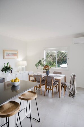 Dining - Ocean Echo | Relax Unwind and Recharge (Mollymook)