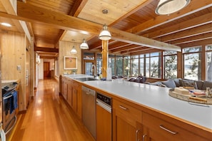 Fridge, microwave, oven, stovetop - Hayden Lake Hideaway | Lakefront Home on Hayden Lake | Private Boat Dock (Hayden)