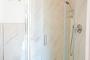 Dusche, Haartrockner