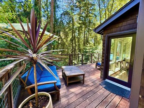 Terrace/patio - Redwood Treehouse with Hot Tub (Guerneville)