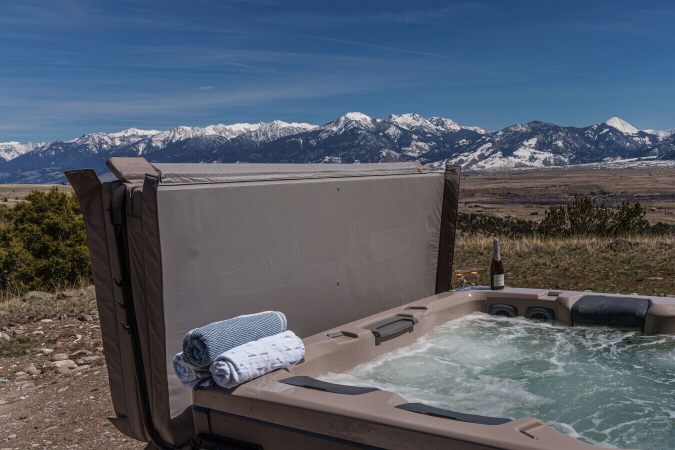 Tina de hidromasaje al aire libre