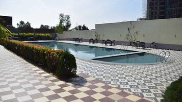 15 つの屋外プール