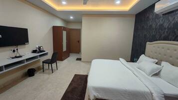 スタンダード ダブルルーム バルコニー ガーデンビュー | デスク、WiFi (無料)