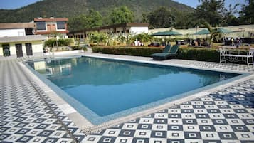 15 つの屋外プール