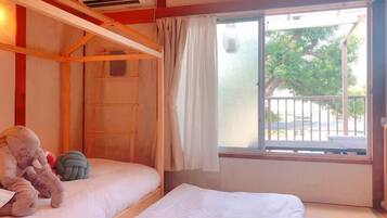 Blackout curtains, free WiFi