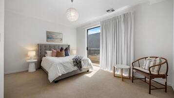 4 quartos, ferros/tábuas de passar roupa, Wi-Fi, roupa de cama