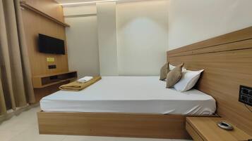 Desk, free WiFi, bed sheets