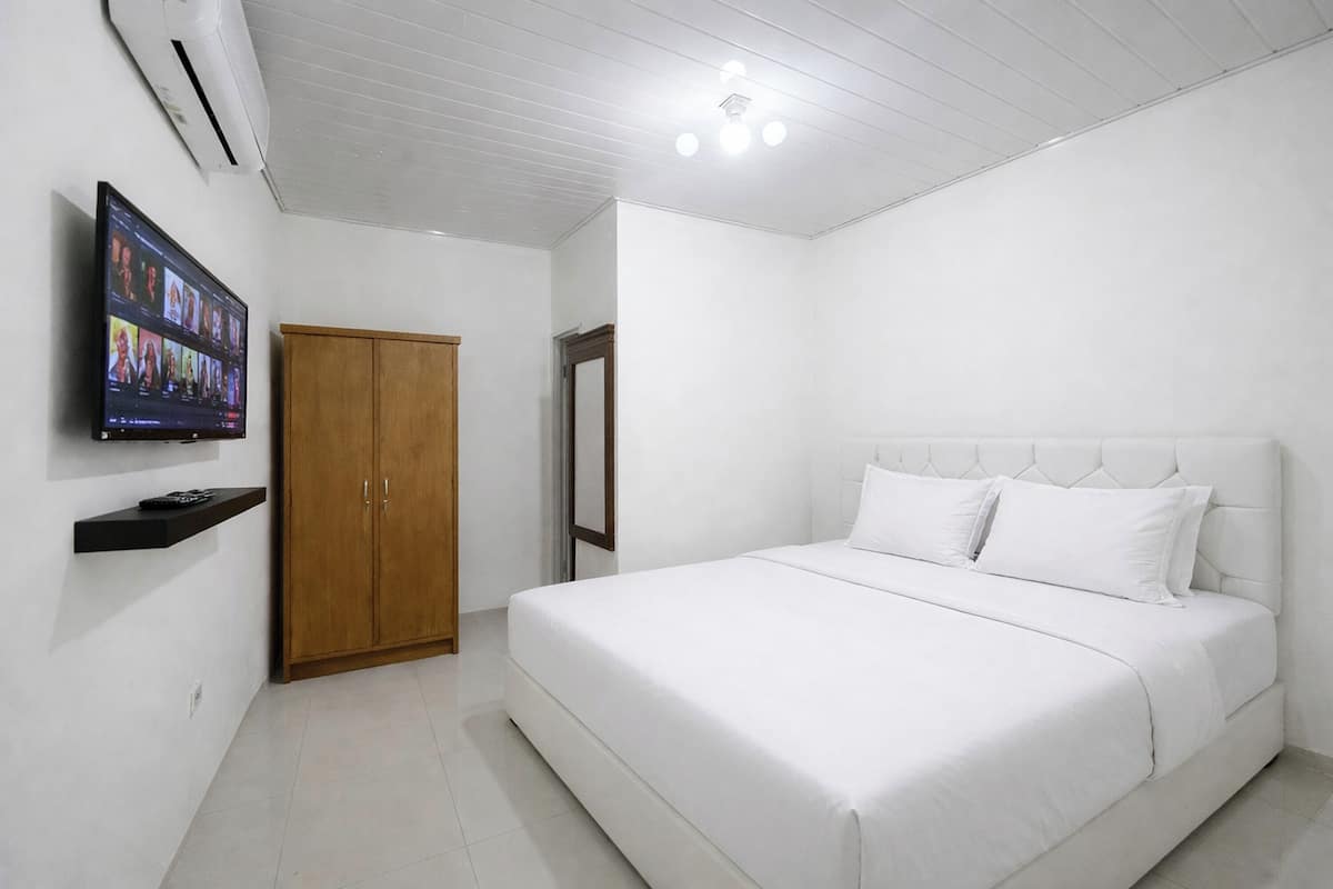 Standard Room with AC | Desk, free WiFi