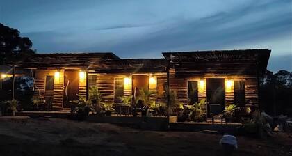 Tribu Kihud "Experience Simple Living"