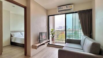 One Bedroom Double Bed | Desk, bed sheets