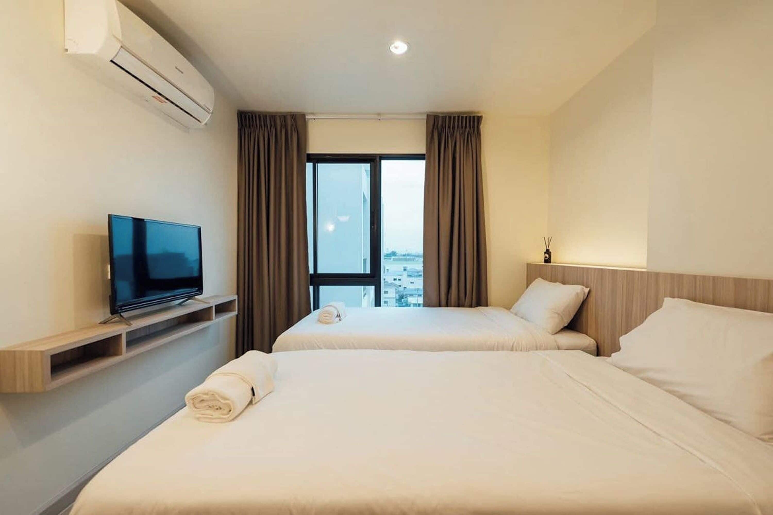 스탠다드 아파트, 침실 1개 | 책상, 침대 시트