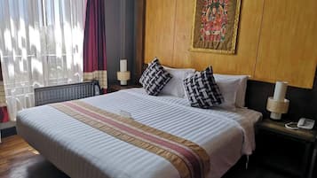 Doppia Deluxe, balcone, vista montagna | Ferro/asse da stiro, Wi-Fi gratuito