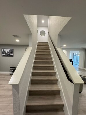 Interior - Spacious 4-bedroom house with AC in gorgeous San Antonio close to Sea World. (San Antonio)