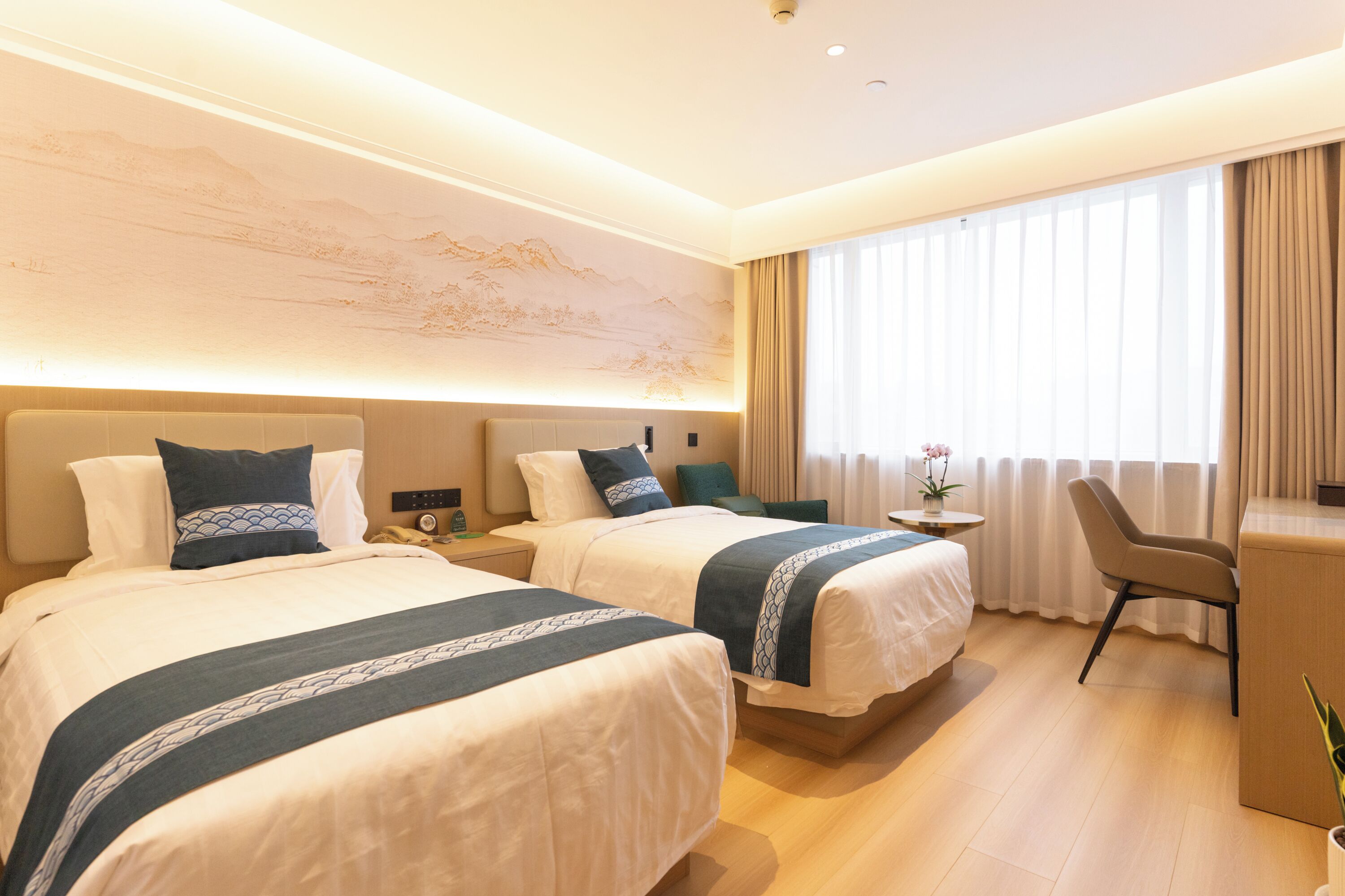 Suíte superior | Cofres nos quartos, escrivaninha, espaço de trabalho para notebook