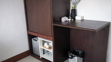 Desk, rollaway beds, free WiFi, bed sheets