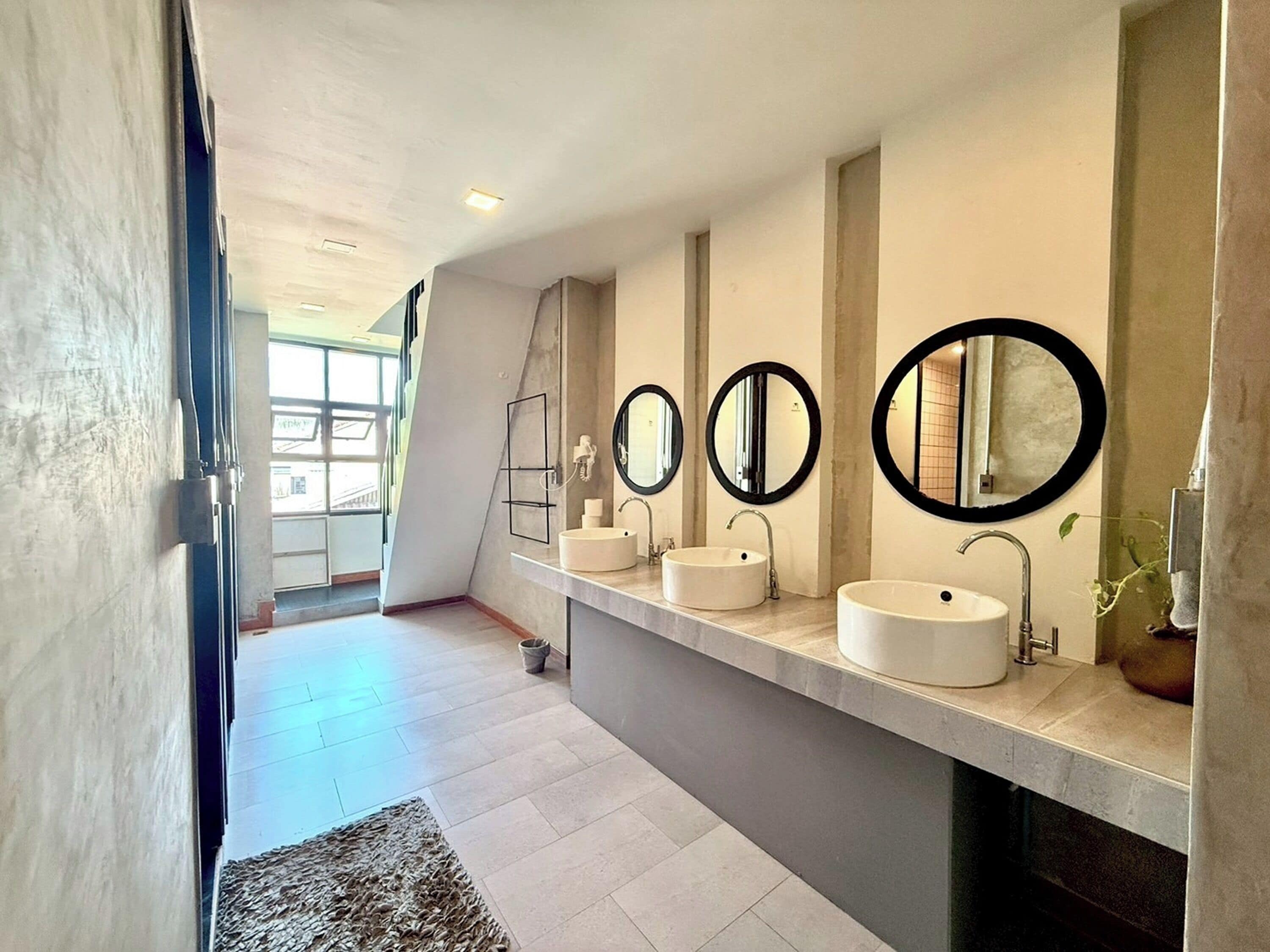 共同 ドミトリー | バスルーム | シャワー、バスアメニティ (無料)、タオル、石鹸