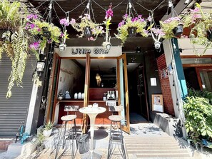 Mặt tiền nơi lưu trú