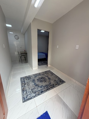 1 bedroom, iron/ironing board, Internet, bed sheets - AmazHost - Blue house ideal for couples with Wi-Fi (Belém)