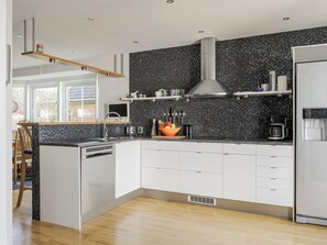 Fridge, microwave, dishwasher, cookware/dishes/utensils - Skreanäs by Interhome (Falkenberg)