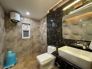 Family Twin Room | Bathroom | Shower, free toiletries, slippers, towels - HOTEL SANTOOR (Varanasi)