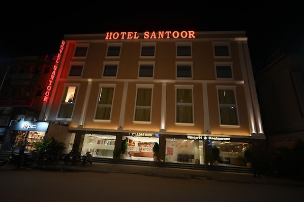 Exterior - HOTEL SANTOOR (Varanasi)