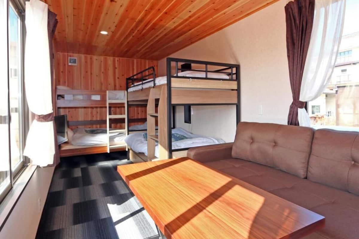 하우스, 금연 (Trailer)