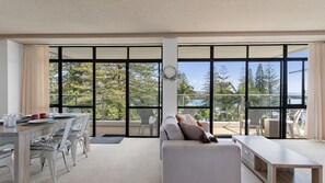 Smart TV - Tasman Towers Unit 8 (Port Macquarie)
