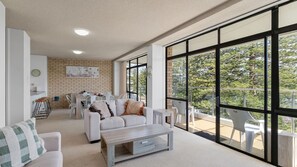 Smart TV - Tasman Towers Unit 8 (Port Macquarie)