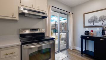 微波炉、烤箱、炉灶、洗碗机