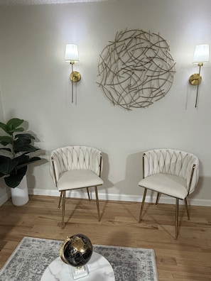 Interior - Cozy 1-bedroom in fabulous Downtown Denver RiNo Art District. (Denver)