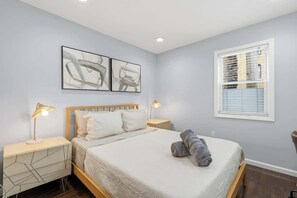 3 habitaciones, tabla de planchar con plancha, cuna de viaje y wifi 