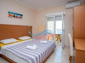 9 bedrooms, soundproofing, cots/infant beds