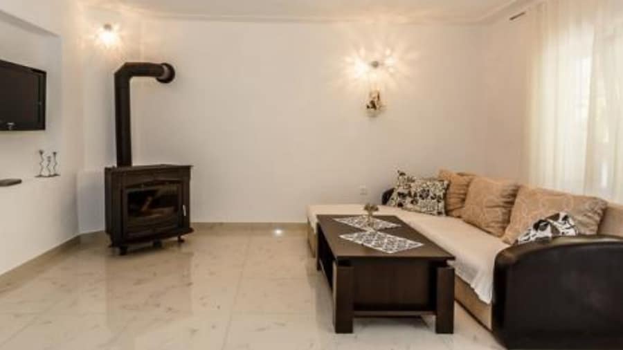 Family Apartmani Sara Malinska