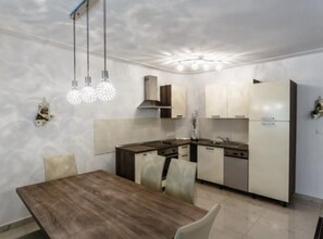 Leilighet (Two bedroom apartment (Intimo) 53050) | Eget kjøkken | Kjøleskap