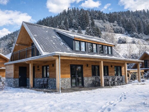 Premium Chalet an einem See nahe Skigebieten
