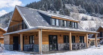 Premium Chalet an einem See nahe Skigebieten