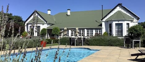 屋外プール、サンラウンジャー