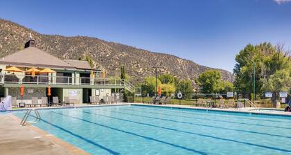 Outdoor Oasis in Pine Mountain Club! Cabin Getaway