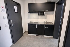 Microwave, stovetop - Vacation apartment 'An der Mozartstraße' between Burghausen-Altötting, up to 4 pers. (Burgkirchen an der Alz)