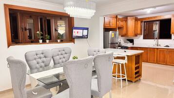 Apartment, 4 Bedrooms, Smoking, Balcony | Dining room