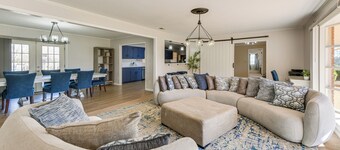 Walk to Town Square! Georgia Small-Town Getaway