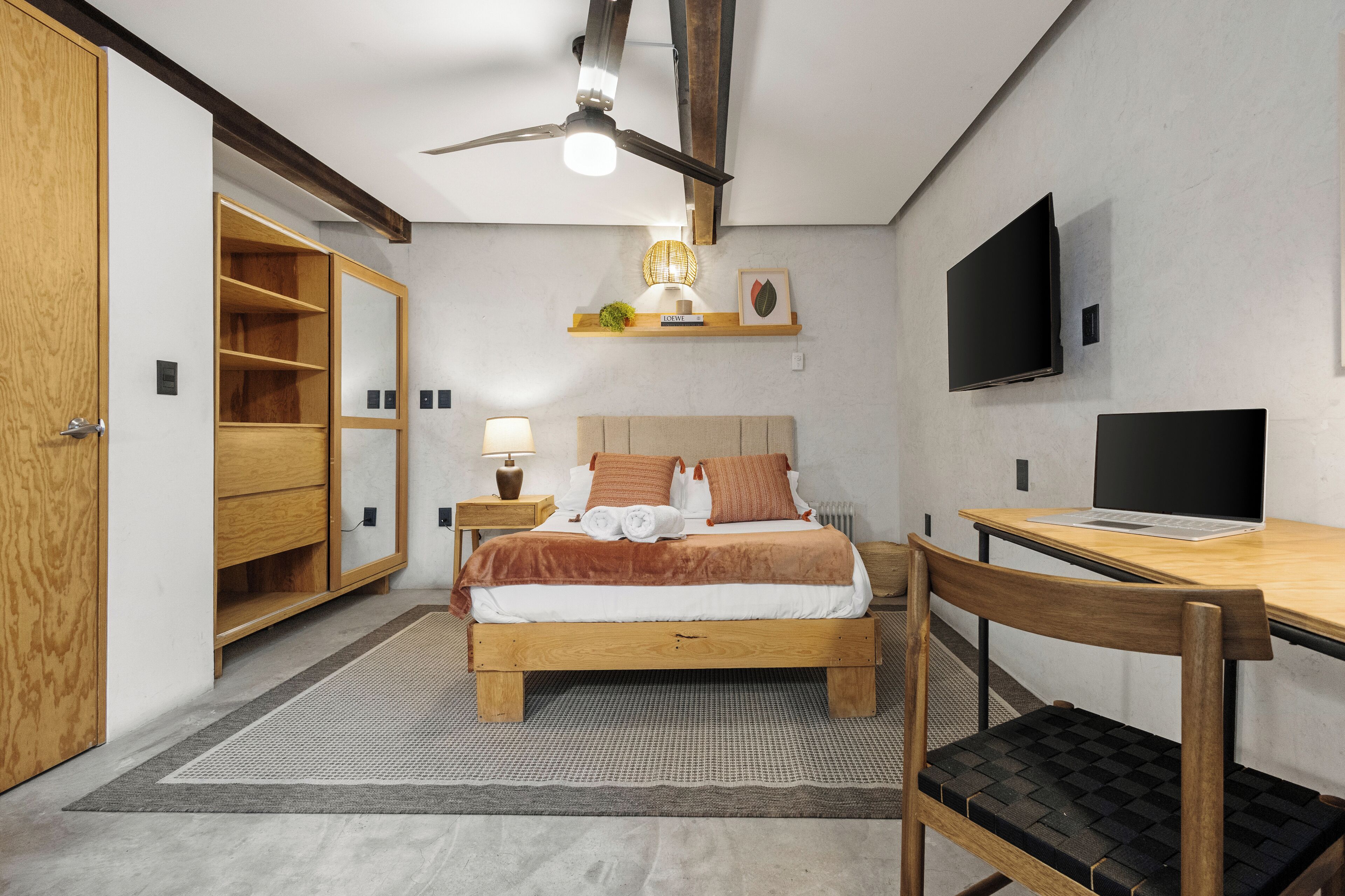 5 soverom, strykejern/-brett, wi-fi og sengetøy