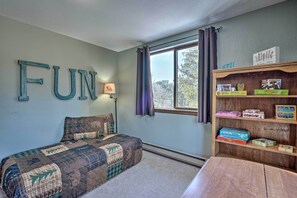 3 Schlafzimmer, Schreibtisch, Reisekinderbett, Internetzugang