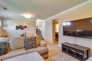 TV - 2 Mi to Olde Town! Pet-Friendly Haven w/ Sunroom (Arvada)