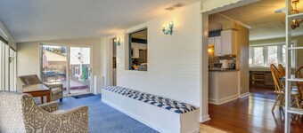 2 Mi to Olde Town! Pet-Friendly Haven w/ Sunroom