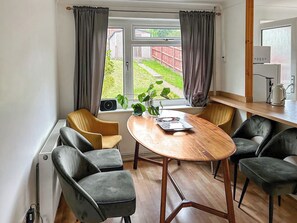 Dining - 3 bedroom accommodation in Uckfield (Uckfield)