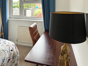 3 室のベッドルーム、WiFi (無料)