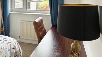 3 bedrooms, WiFi (free)