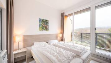 8 bedrooms, bed sheets